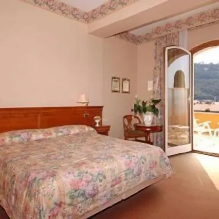 فندق Garden 4*