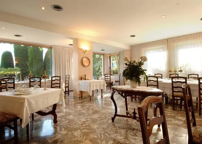 Garden Hotel 4*